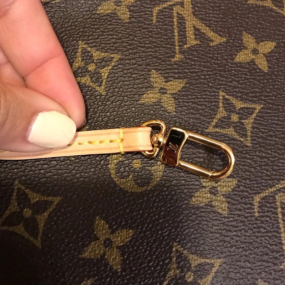 Louis Vuitton Wristlet Fake